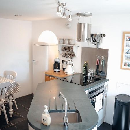 Unique 2 Bedroom Cottage In Fittie アバディーン エクステリア 写真