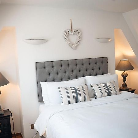Unique 2 Bedroom Cottage In Fittie アバディーン エクステリア 写真