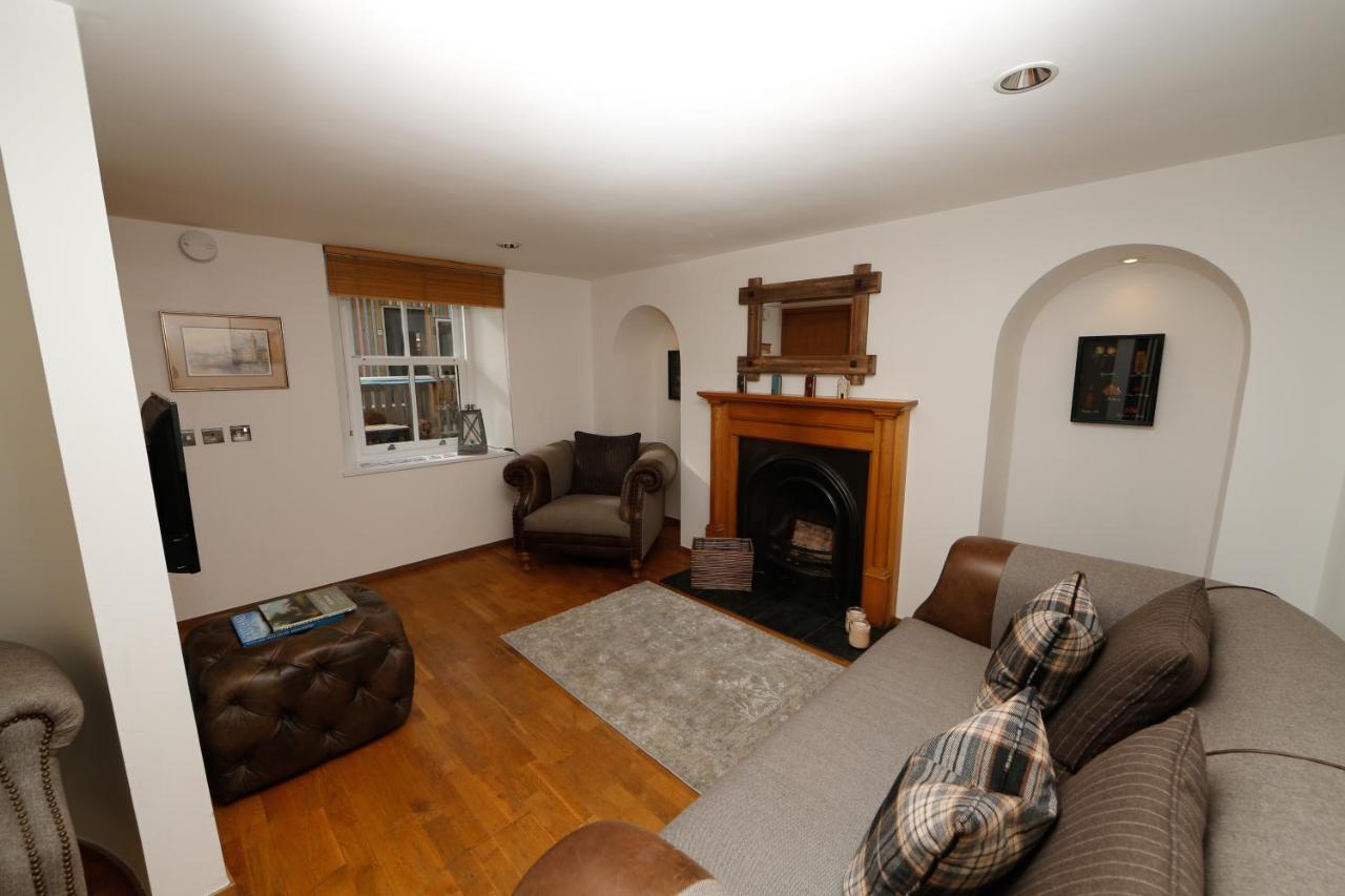 Unique 2 Bedroom Cottage In Fittie アバディーン エクステリア 写真