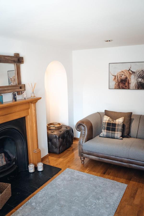 Unique 2 Bedroom Cottage In Fittie アバディーン エクステリア 写真